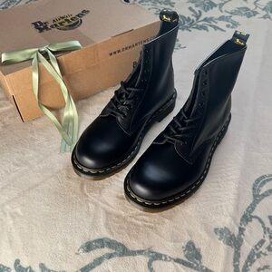 Brand New 1460 Smooth Leather Lace Up Boots
